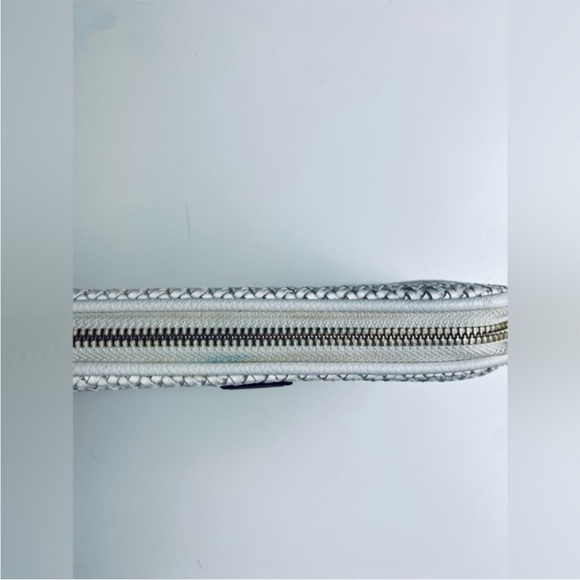 VS white coconut woven large full zip three compartment wallet size large - Picture 6 of 12